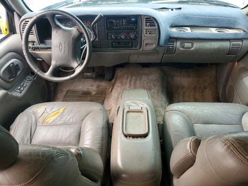 1995 Chevrolet Suburban მანქანა იყიდება აუქციონზე, vin: 1GNEC16K8SJ458515, აუქციონის ნომერი: 60993936