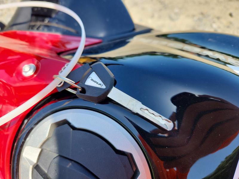 59690256 :رقم المزاد ، ML5EREN15RDAD2564 vin ، 2024 Kawasaki Er650 مزاد بيع