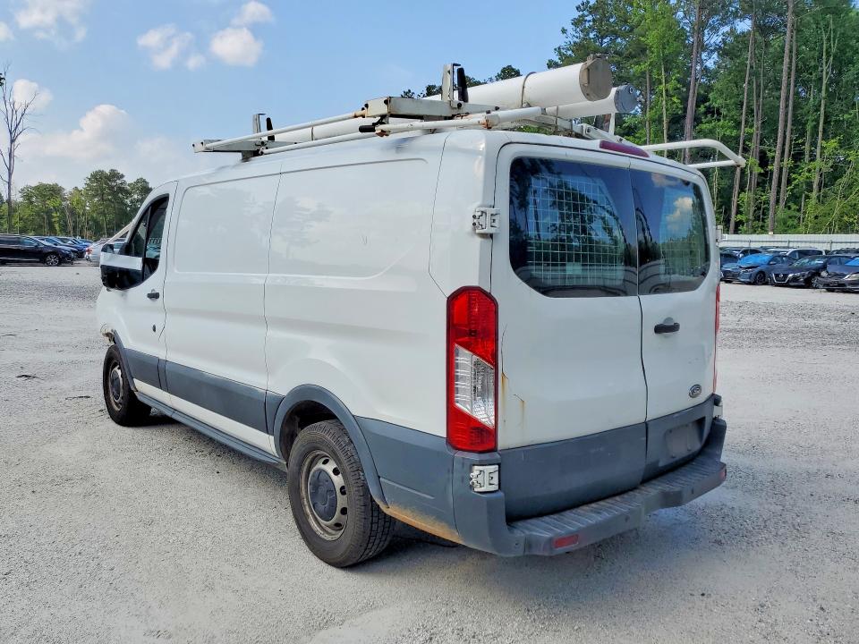 61618986 :رقم المزاد ، 1FTNE1YM0FKA87514 vin ، 2015 Ford Transit مزاد بيع