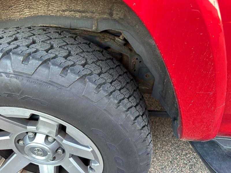 62881876 :رقم المزاد ، JTEBU5JRXF5265653 vin ، 2015 Toyota 4runner مزاد بيع