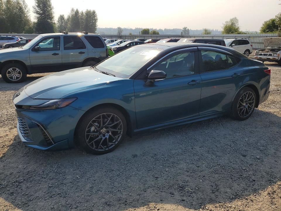 61798696 :رقم المزاد ، 4T1DBADK0SU030880 vin ، 2025 Toyota Camry مزاد بيع