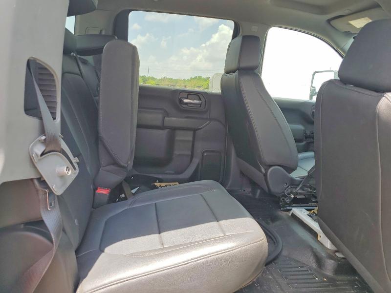 61953766 :رقم المزاد ، 1GB4WREY3MF285352 vin ، 2021 Chevrolet Silverado مزاد بيع