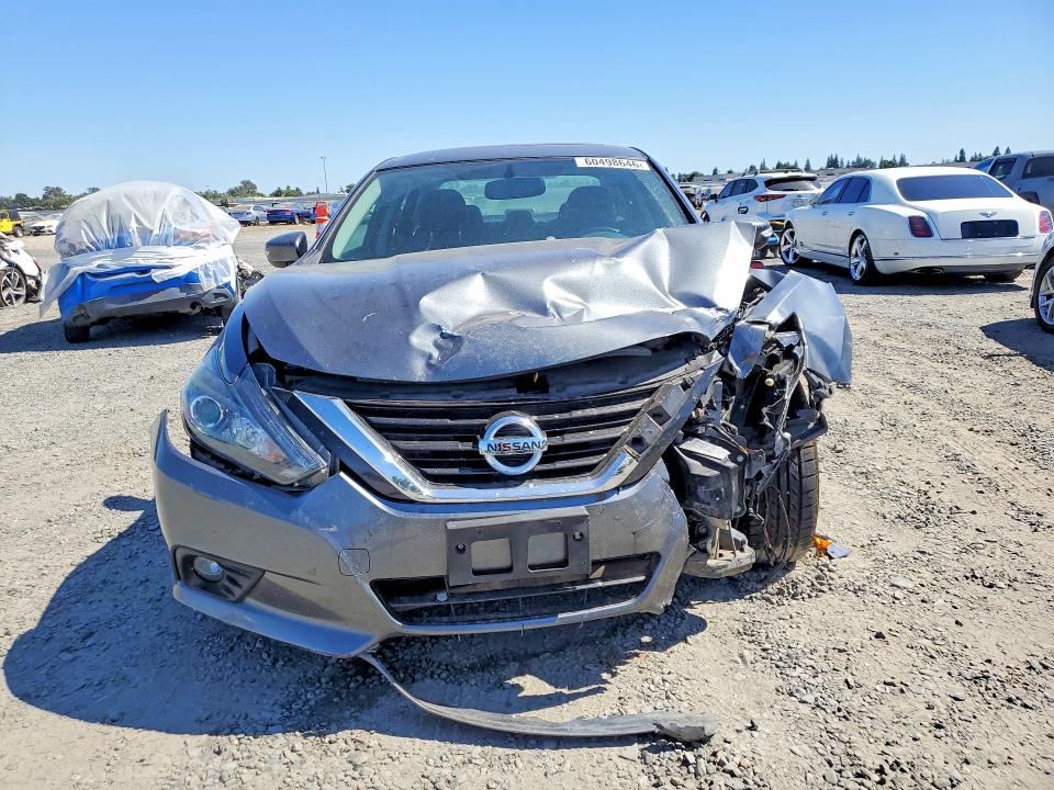 2017 Nissan Altima მანქანა იყიდება აუქციონზე, vin: 1N4AL3APXHC498958, აუქციონის ნომერი: 60498646