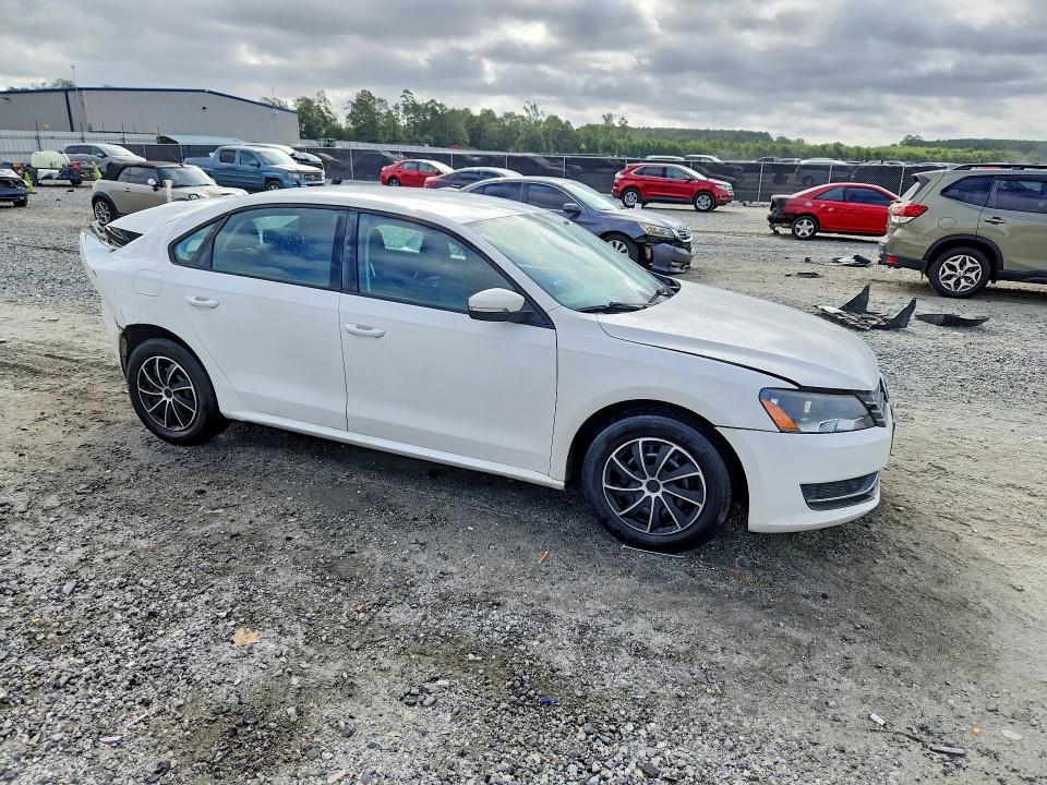 60875036 :رقم المزاد ، 1VWAP7A32EC010324 vin ، 2014 Volkswagen Passat مزاد بيع