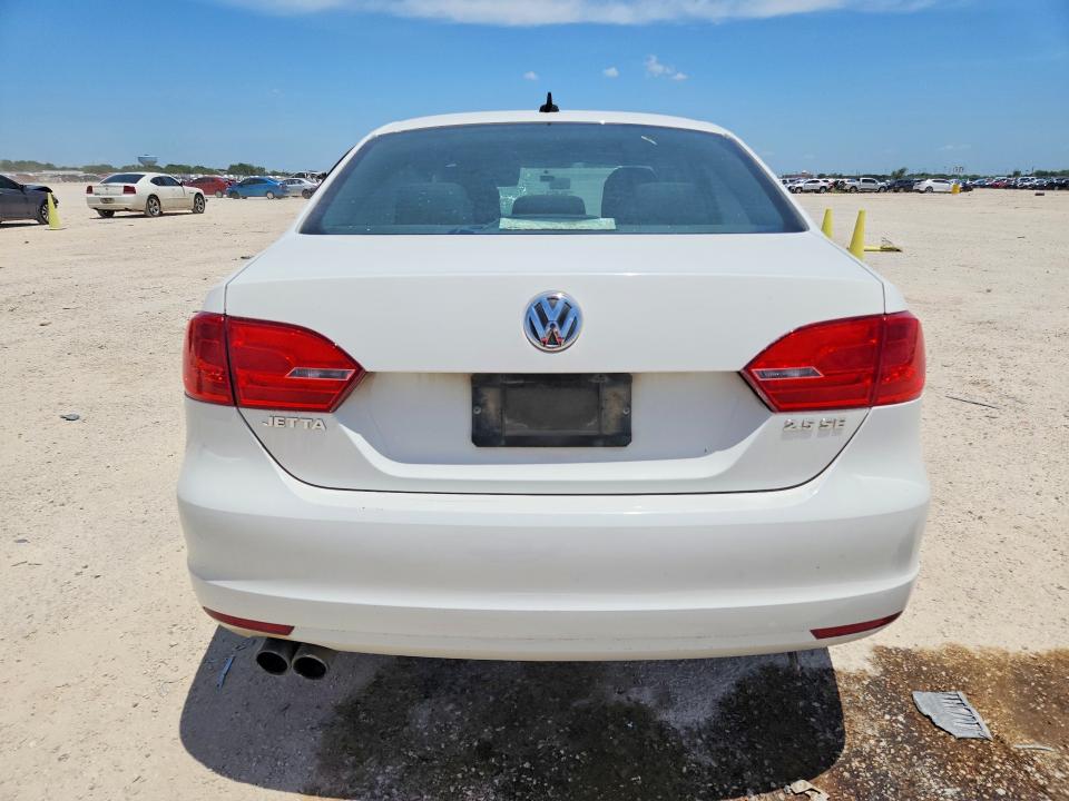 62427546 :رقم المزاد ، 3VWDX7AJ5BM305374 vin ، 2011 Volkswagen Jetta مزاد بيع