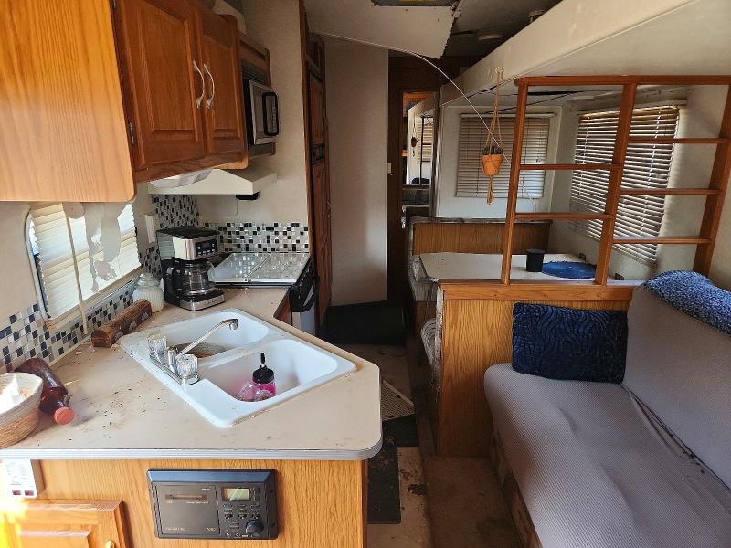 52598676 :رقم المزاد ، 1UJCJ02N8Y5L10141 vin ، 2000 Eagle Recreational Vehicle (rv) مزاد بيع