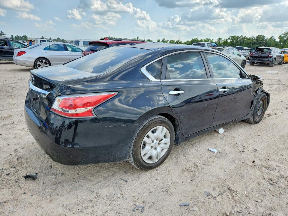 2015 Nissan Altima მანქანა იყიდება აუქციონზე, vin: 1N4AL3AP0FN886881, აუქციონის ნომერი: 62689236