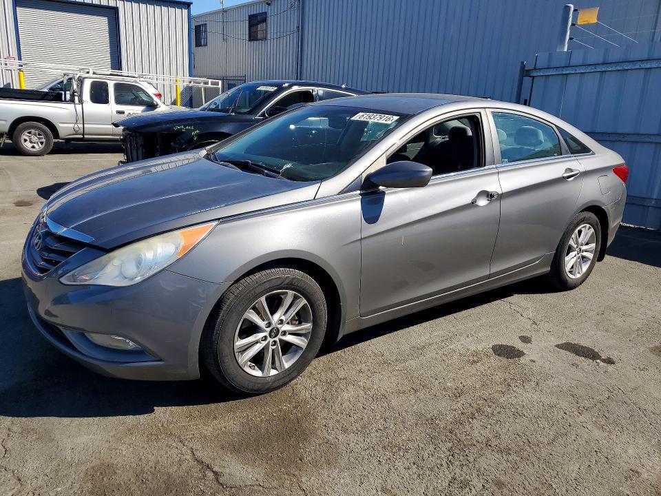 61937916 :رقم المزاد ، 5NPEB4AC5DH746193 vin ، 2013 Hyundai Sonata مزاد بيع