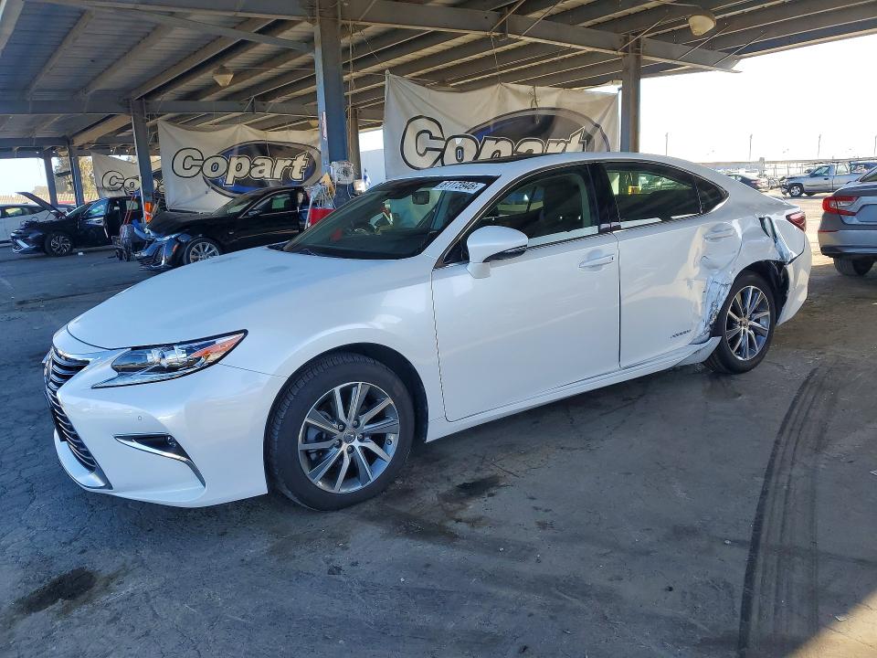 61173946 :رقم المزاد ، JTHBW1GG0J2174574 vin ، 2018 Lexus Es مزاد بيع