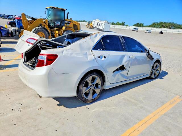 62892036 :رقم المزاد ، 4T1BF1FK0CU633886 vin ، 2012 Toyota Camry مزاد بيع