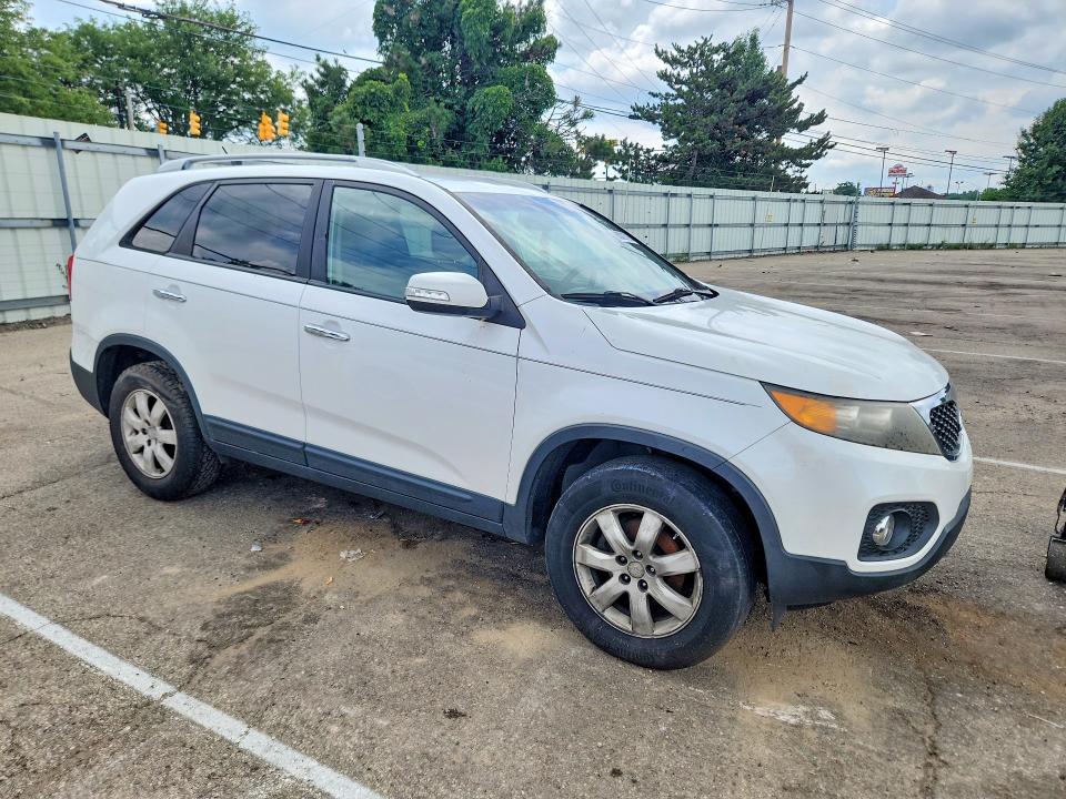 2011 Kia Sorento მანქანა იყიდება აუქციონზე, vin: 5XYKT4A18BG155942, აუქციონის ნომერი: 60038726