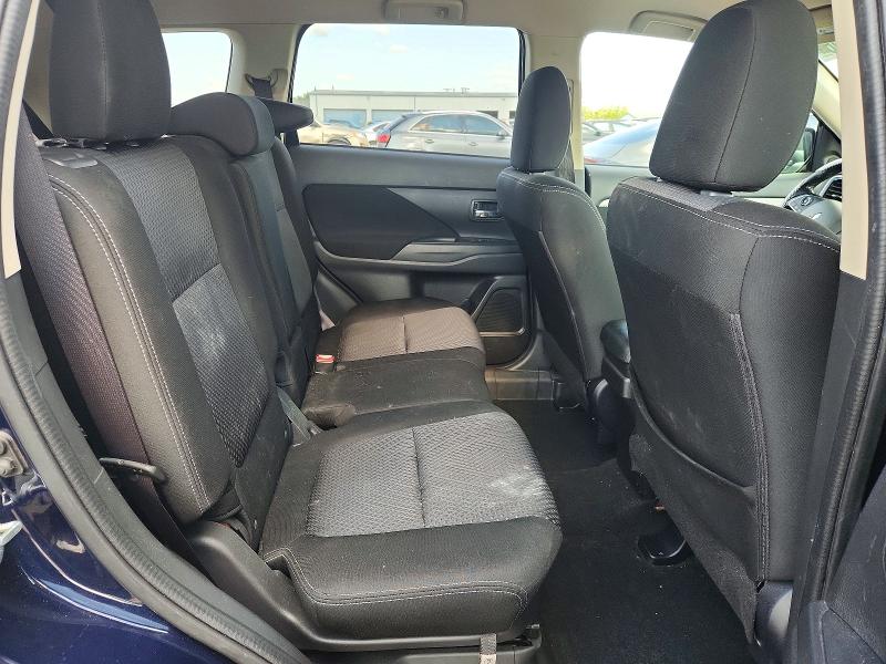 61560796 :رقم المزاد ، JA4AZ3A30GZ045198 vin ، 2016 Mitsubishi Outlander مزاد بيع