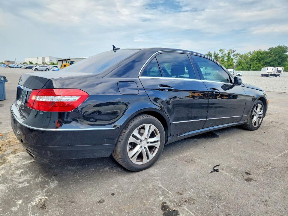 62682956 :رقم المزاد ، WDDHF5GBXAA213030 vin ، 2010 Mercedes-benz E مزاد بيع