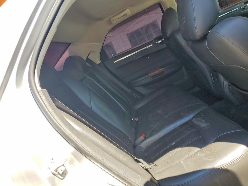 60980786 :رقم المزاد ، 2C3CA6CT5AH279692 vin ، 2010 Chrysler 300c مزاد بيع