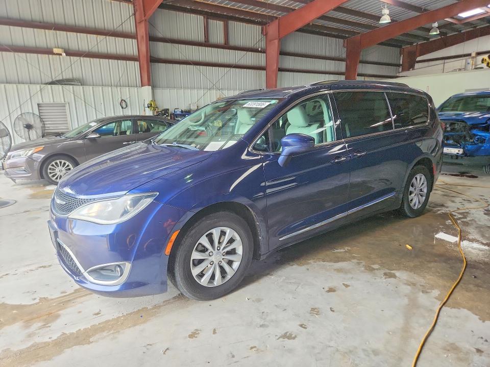 63391806 :رقم المزاد ، 2C4RC1BG9HR730392 vin ، 2017 Chrysler Pacifica مزاد بيع