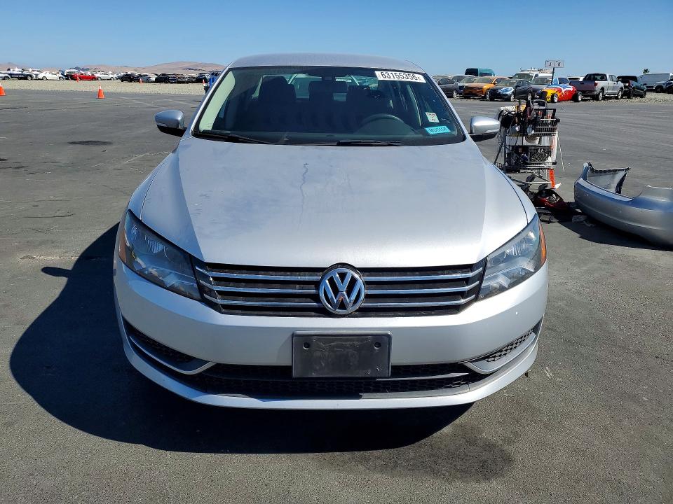 63155356 :رقم المزاد ، 1VWAT7A36FC099666 vin ، 2015 Volkswagen Passat مزاد بيع