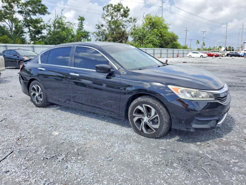 61792376 :رقم المزاد ، 1HGCR2F38HA255115 vin ، 2017 Honda Accord مزاد بيع