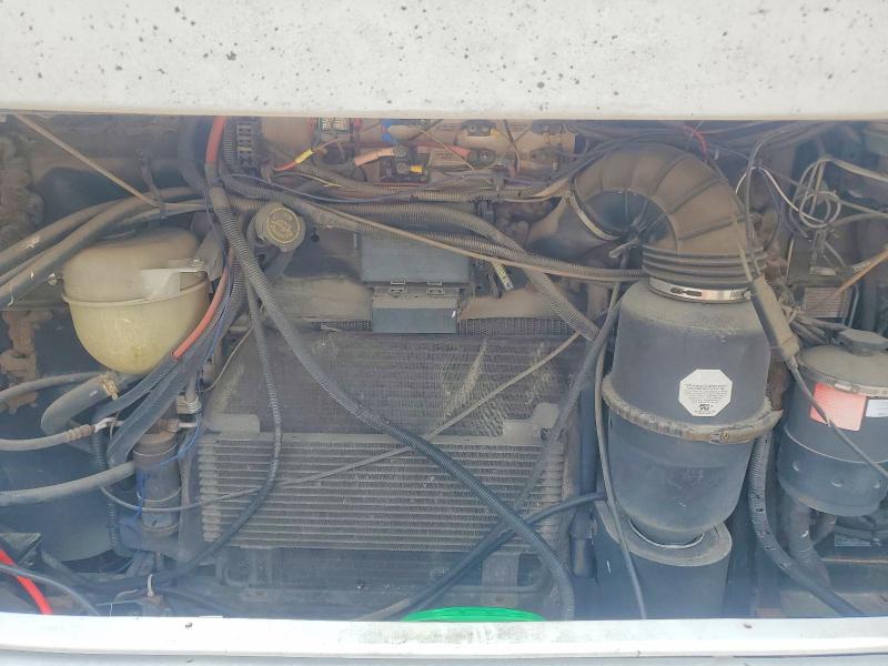 62064336 :رقم المزاد ، 1FCMF53S3Y0A08888 vin ، 2001 Ford Allegro مزاد بيع