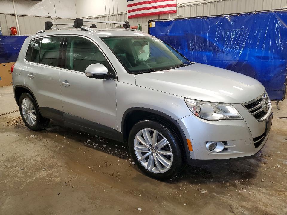 62791866 :رقم المزاد ، WVGBV7AX2BW539293 vin ، 2011 Volkswagen Tiguan مزاد بيع