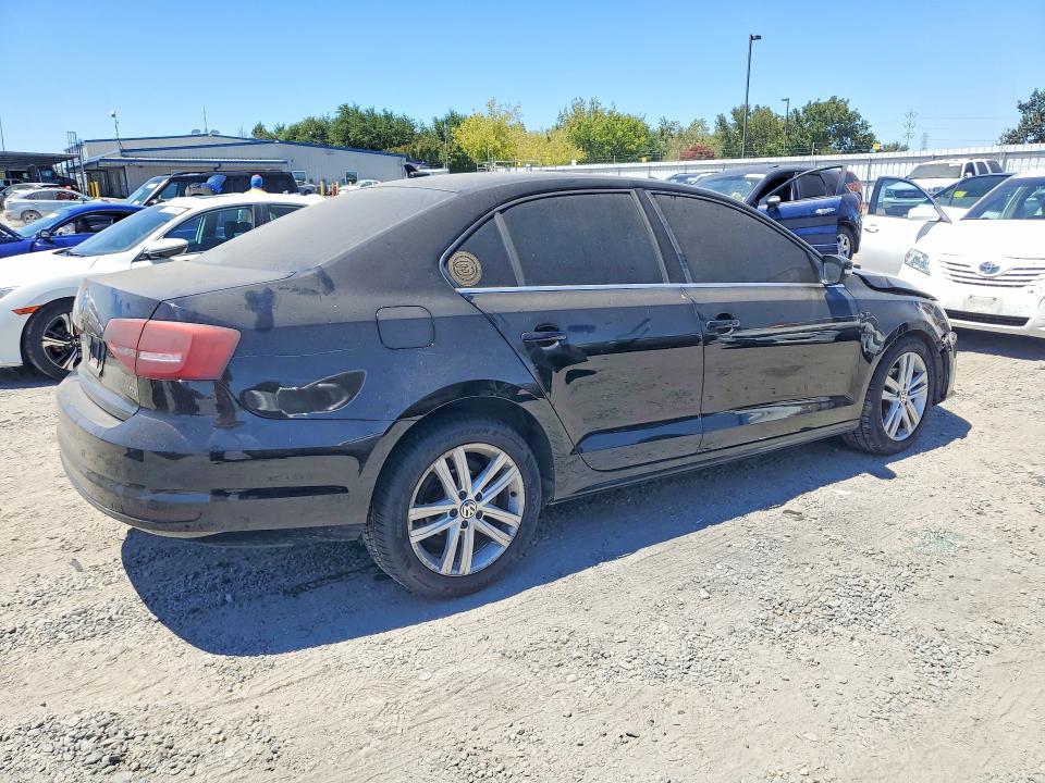 62702466 :رقم المزاد ، 3VW3A7AJ9FM414889 vin ، 2015 Volkswagen Jetta مزاد بيع