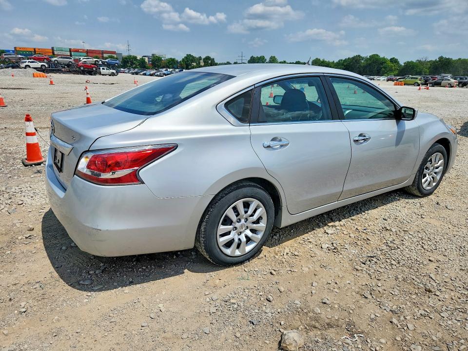 2015 Nissan Altima მანქანა იყიდება აუქციონზე, vin: 1N4AL3AP5FN312423, აუქციონის ნომერი: 61235366