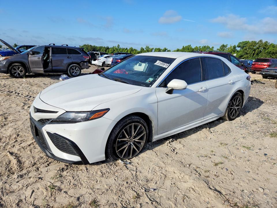 Продажа на аукционе авто 2022 Toyota Camry, vin: 4T1G11AK0NU693486, номер лота: 61999616