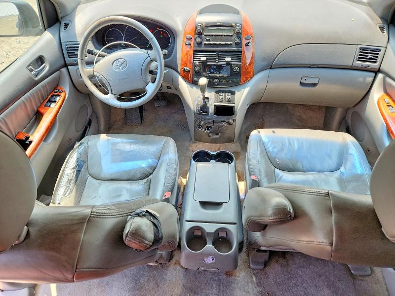 61396256 :رقم المزاد ، 5TDYK4CC4AS295418 vin ، 2010 Toyota Sienna مزاد بيع