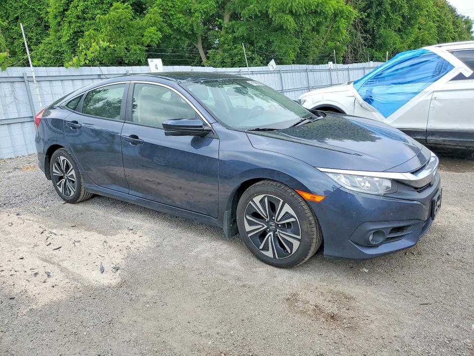 61588396 :رقم المزاد ، JHMFC1F72JX031253 vin ، 2018 Honda Civic مزاد بيع