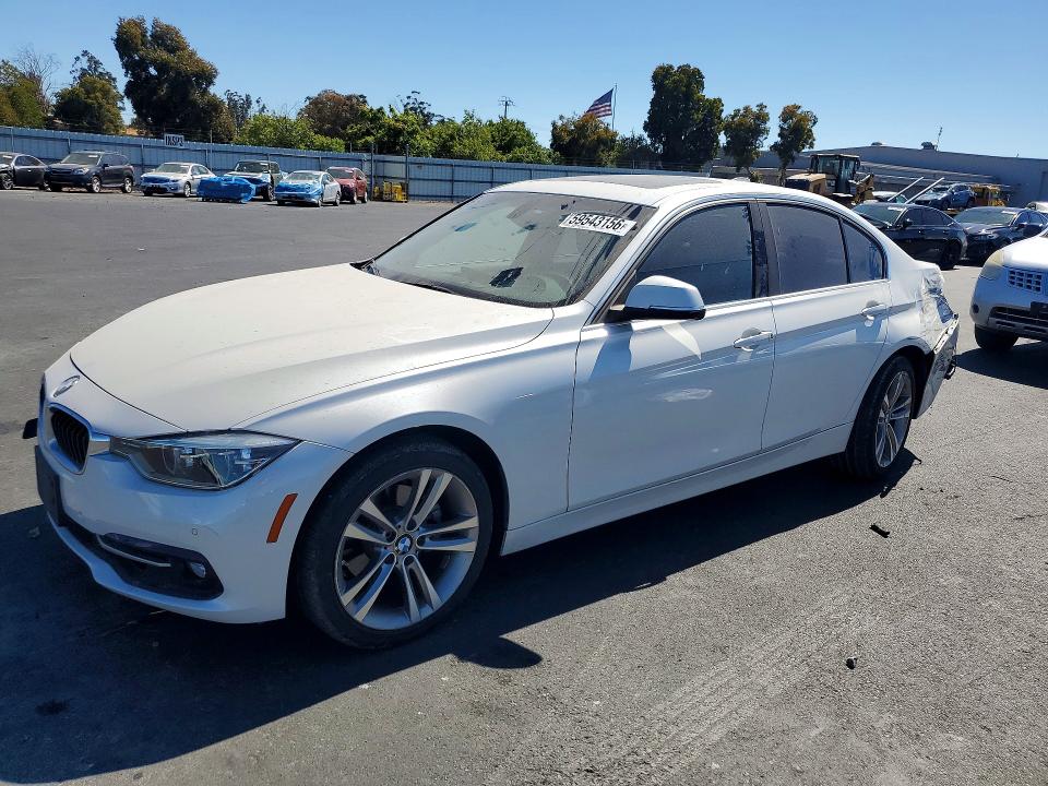 59543156 :رقم المزاد ، WBA8B9G55HNU49818 vin ، 2017 Bmw 330 مزاد بيع