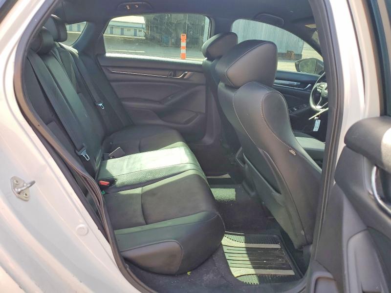 61585706 :رقم المزاد ، 1HGCV1F3XMA063212 vin ، 2021 Honda Accord مزاد بيع