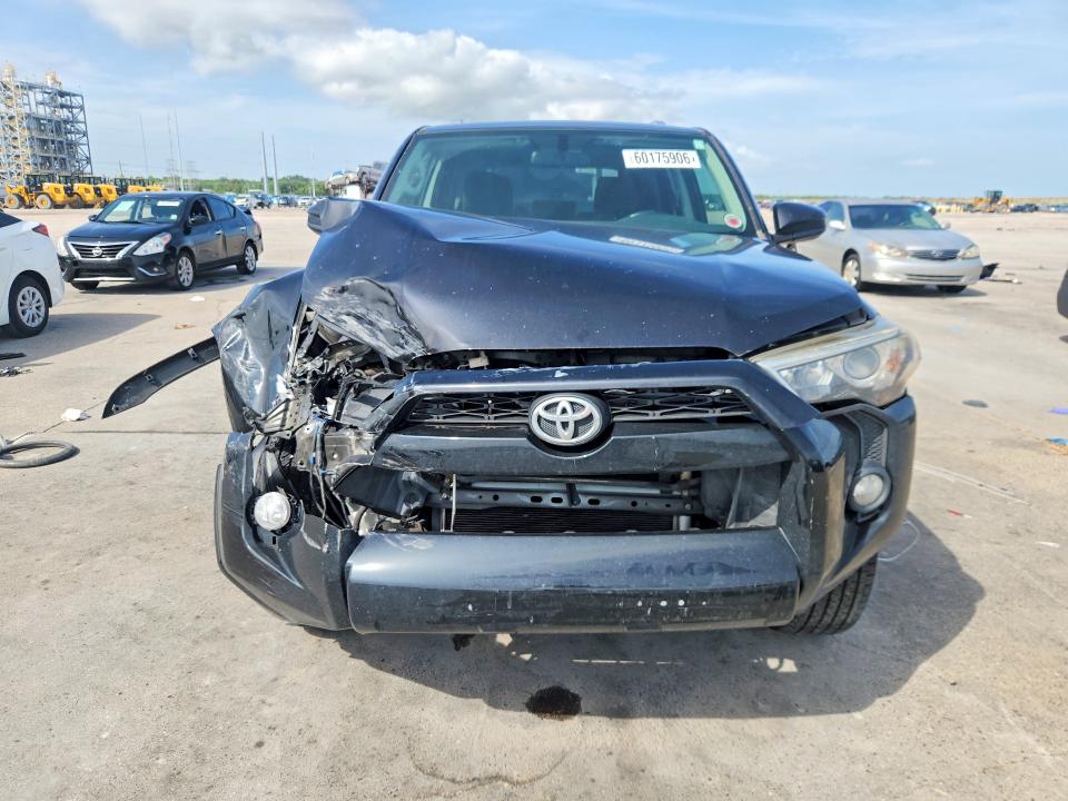60175906 :رقم المزاد ، JTEZU5JR1H5149971 vin ، 2017 Toyota 4runner مزاد بيع