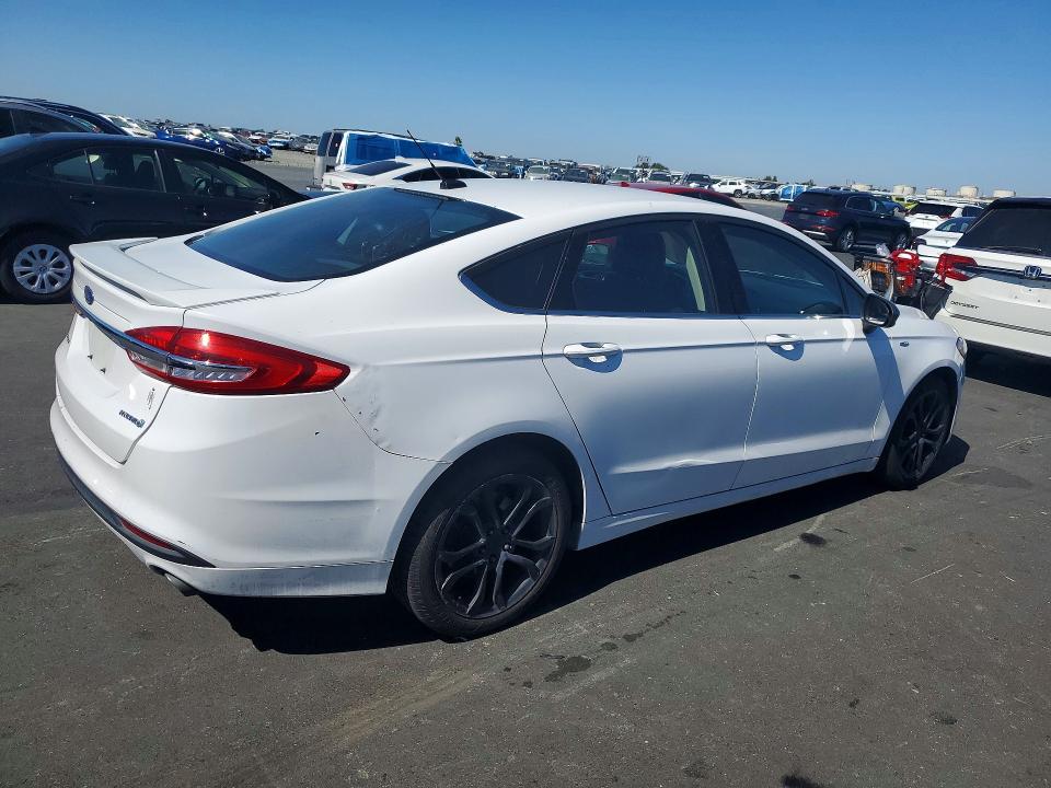 Продажа на аукционе авто 2017 Ford Fusion, vin: 3FA6P0LUXHR300487, номер лота: 59401356