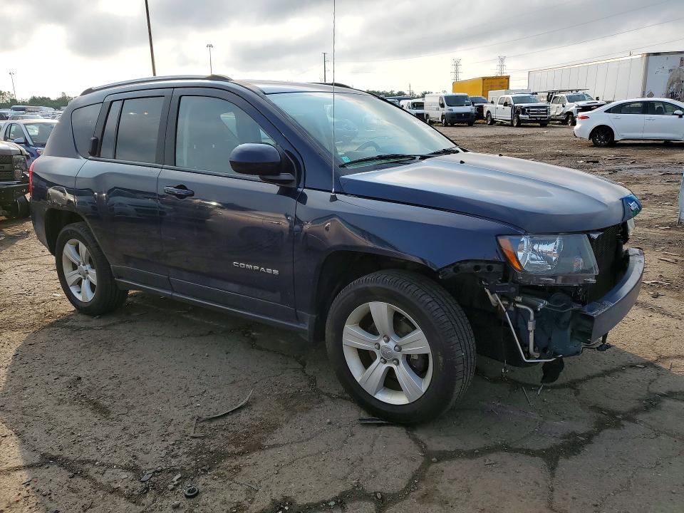 61987036 :رقم المزاد ، 1C4NJDEB6HD144161 vin ، 2017 Jeep Compass مزاد بيع
