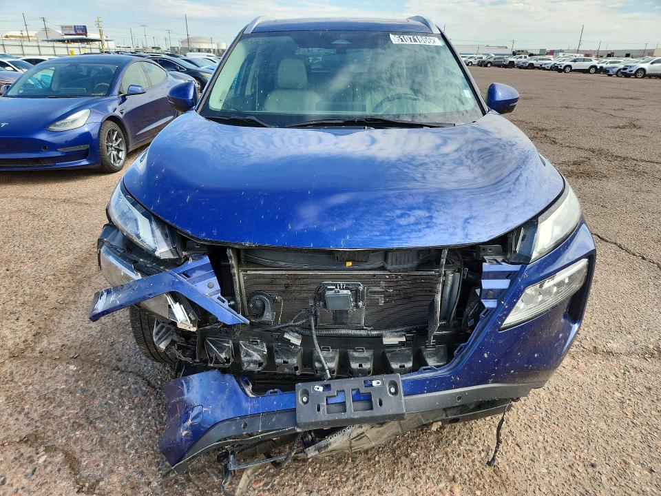 61071866 :رقم المزاد ، 5N1BT3CA7NC730138 vin ، 2022 Nissan Rogue مزاد بيع