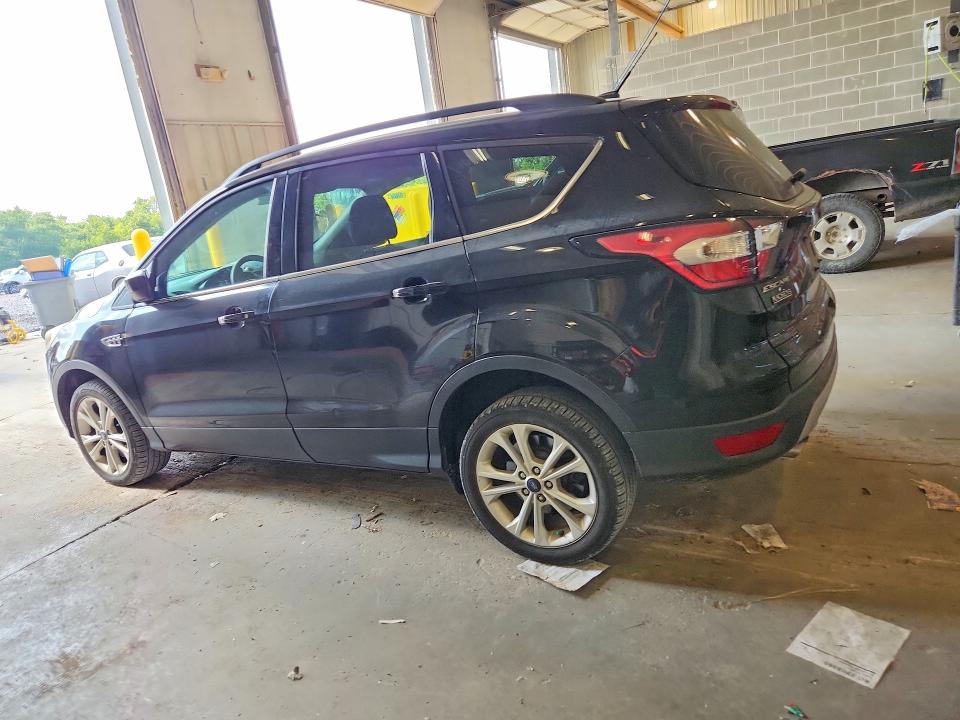 2017 Ford Escape მანქანა იყიდება აუქციონზე, vin: 1FMCU0G91HUE91023, აუქციონის ნომერი: 61245356