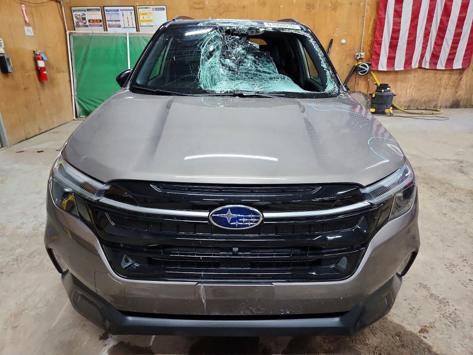 61068016 :رقم المزاد ، JF2SLSTD3SH427804 vin ، 2025 Subaru Forester مزاد بيع