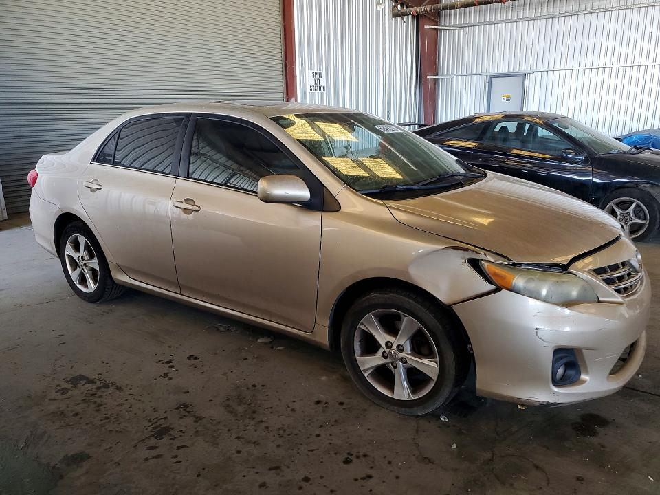 62499216 :رقم المزاد ، 2T1BU4EE8DC027323 vin ، 2013 Toyota Corolla مزاد بيع