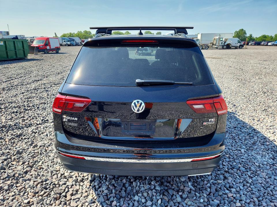 61080356 :رقم المزاد ، 3VV2B7AX5JM156817 vin ، 2018 Volkswagen Tiguan مزاد بيع