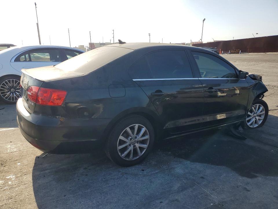 63135806 :رقم المزاد ، 3VWDP7AJ6DM302762 vin ، 2013 Volkswagen Jetta مزاد بيع