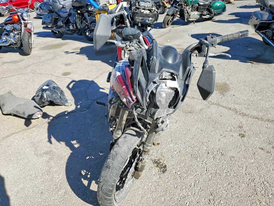 62643756 :رقم المزاد ، JKALEEC14BDA02679 vin ، 2010 Kawasaki Le650 مزاد بيع