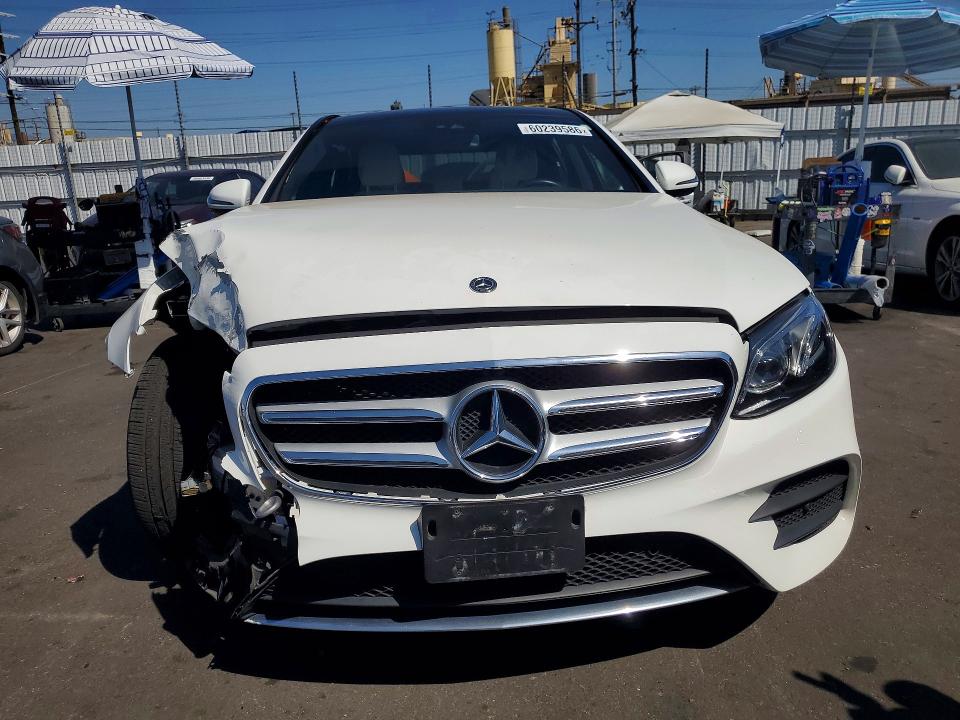 60239586 :رقم المزاد ، WDDZF4JB3JA476337 vin ، 2018 Mercedes-benz E مزاد بيع