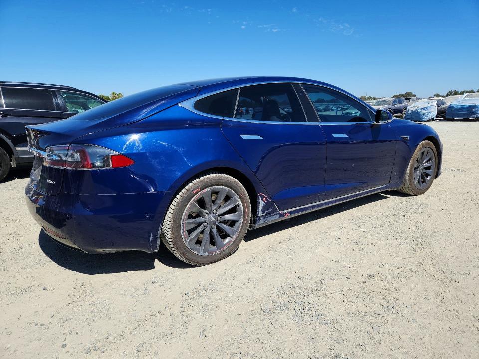 2018 Tesla Model S მანქანა იყიდება აუქციონზე, vin: 5YJSA1E28JF282820, აუქციონის ნომერი: 61878856