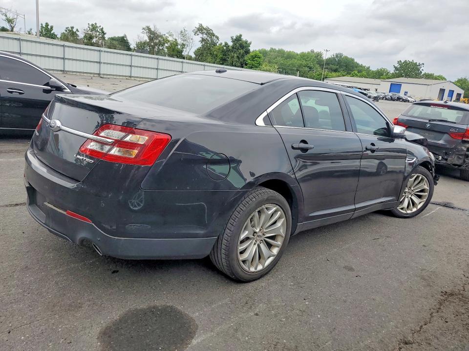 61779456 :رقم المزاد ، 1FAHP2F81HG117683 vin ، 2017 Ford Taurus مزاد بيع