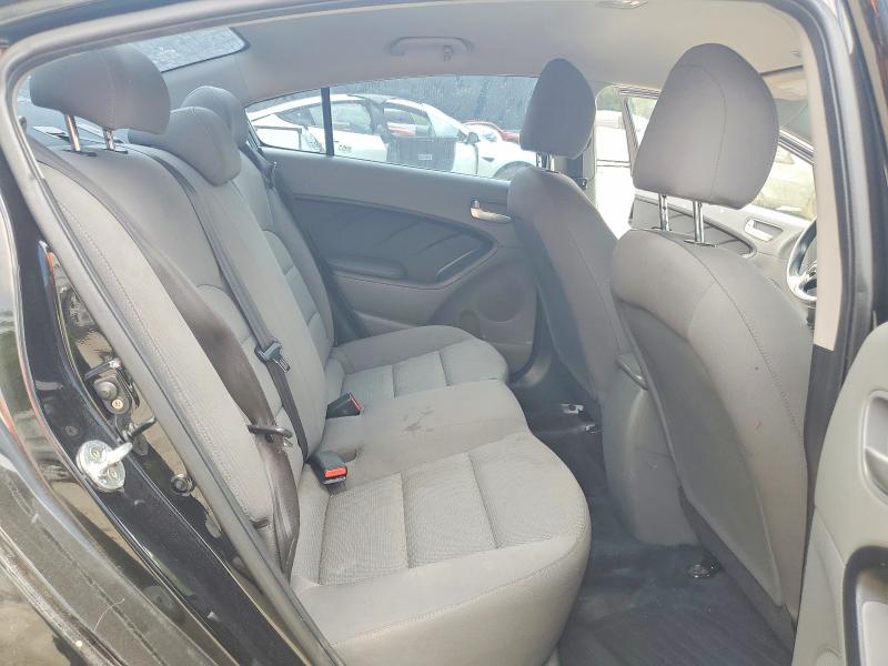 59533776 :رقم المزاد ، 3KPFK4A77HE040828 vin ، 2017 Kia Forte مزاد بيع