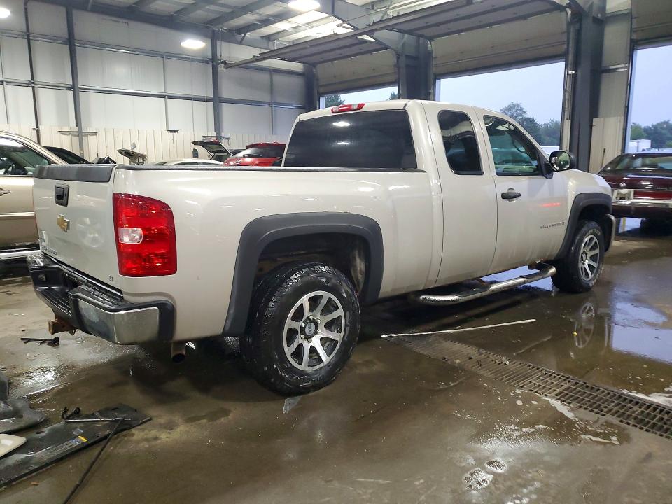 Продажа на аукционе авто 2008 Chevrolet Silverado, vin: 1GCEK19028Z221051, номер лота: 63107996