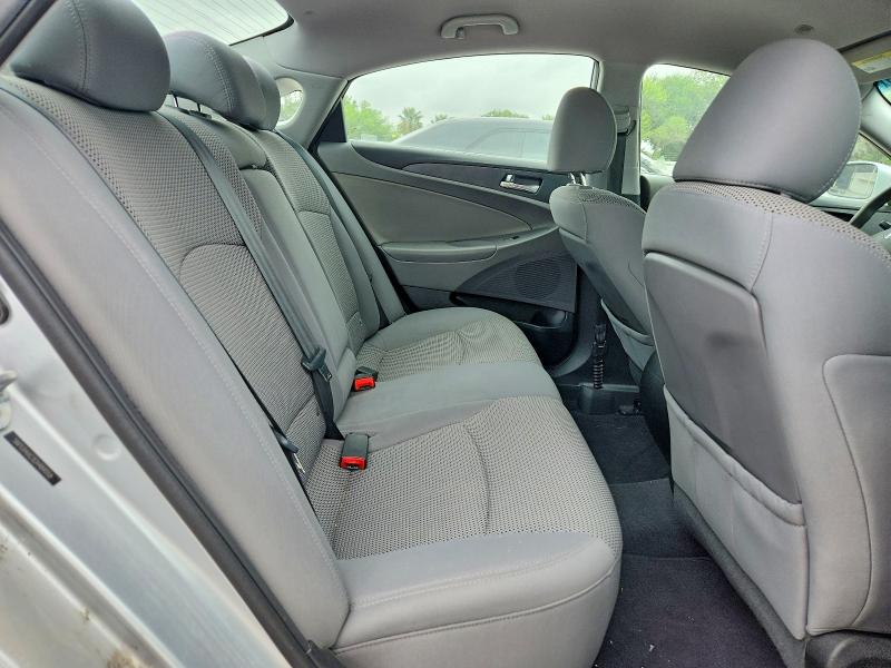 61365886 :رقم المزاد ، 5NPEB4AC3CH484558 vin ، 2012 Hyundai Sonata مزاد بيع