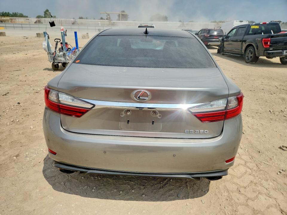 61870596 :رقم المزاد ، 58ABK1GG9JU086855 vin ، 2018 Lexus Es مزاد بيع