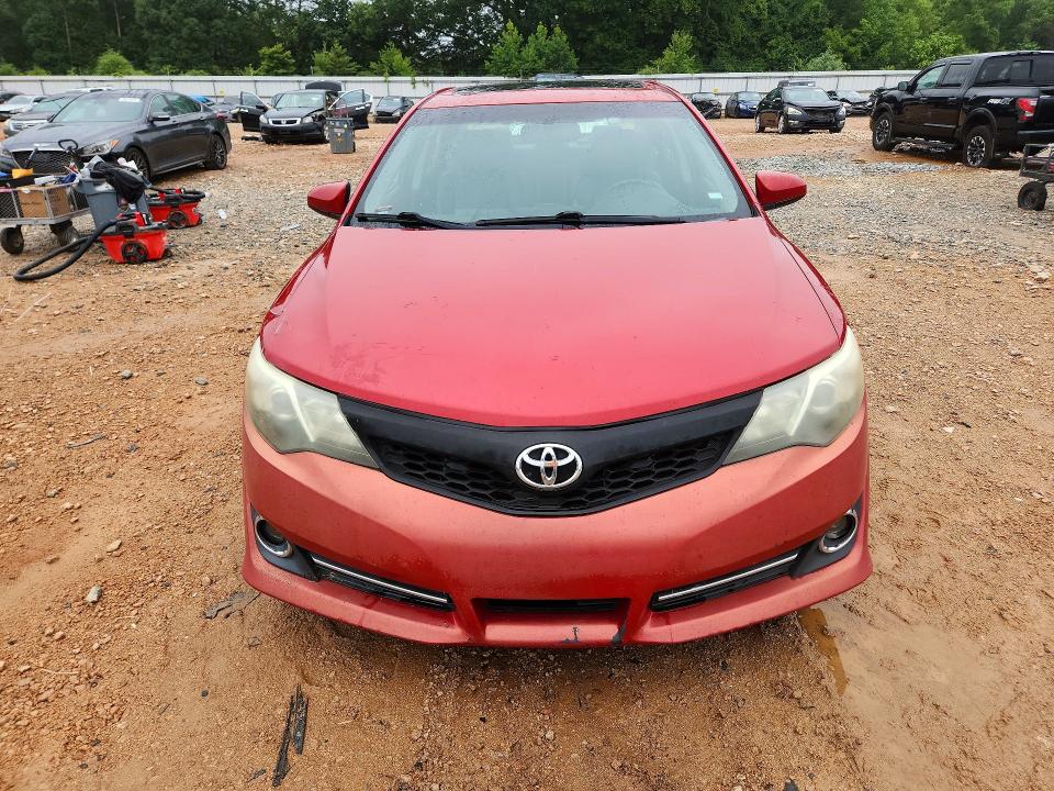 61629836 :رقم المزاد ، 4T1BF1FK5CU620857 vin ، 2012 Toyota Camry مزاد بيع