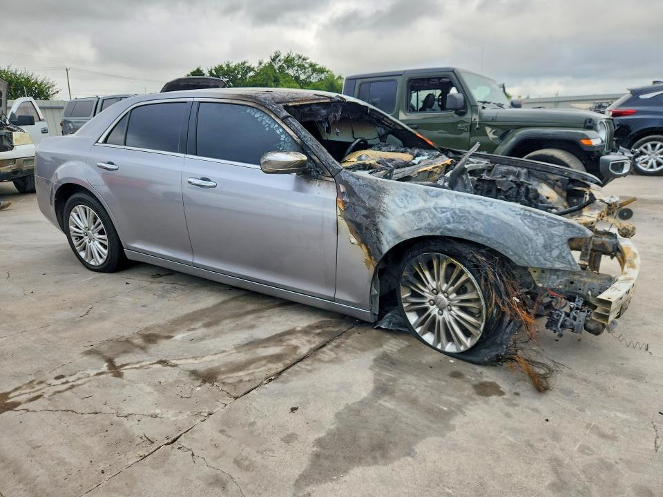 2014 Chrysler 300c მანქანა იყიდება აუქციონზე, vin: 2C3CCAKT6EH273386, აუქციონის ნომერი: 61130456
