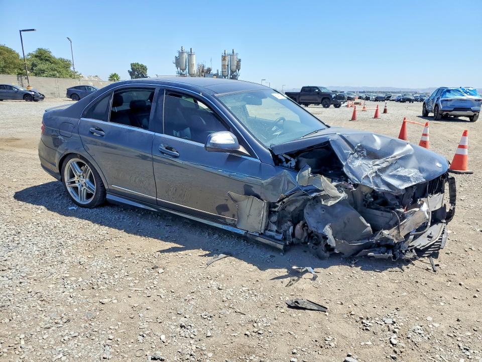 61431276 :رقم المزاد ، WDDGF56X79F240211 vin ، 2009 Mercedes-benz C مزاد بيع